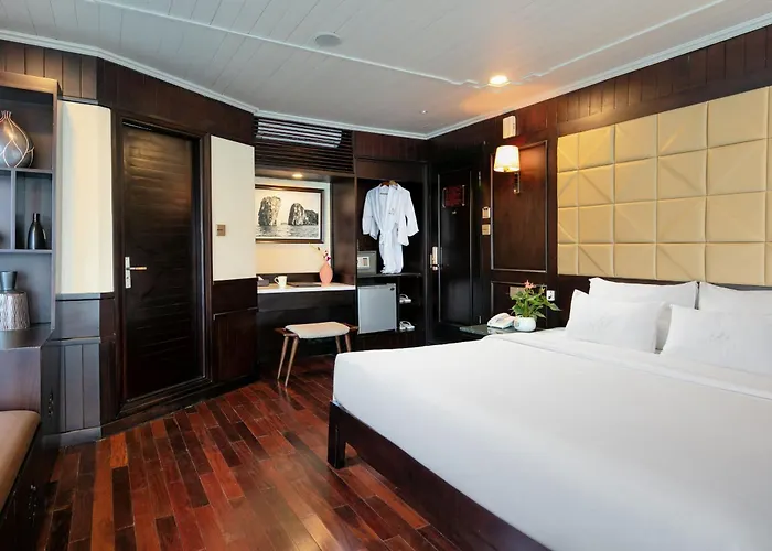 Milalux Cruises  Hạ Long